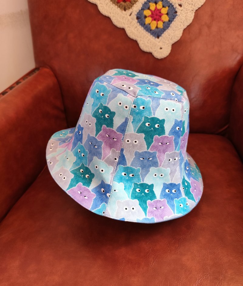 手工双面渔夫帽/短帽檐/遮阳帽/蓝色/梦幻蓝猫 - 帽子 - 棉．麻 蓝色