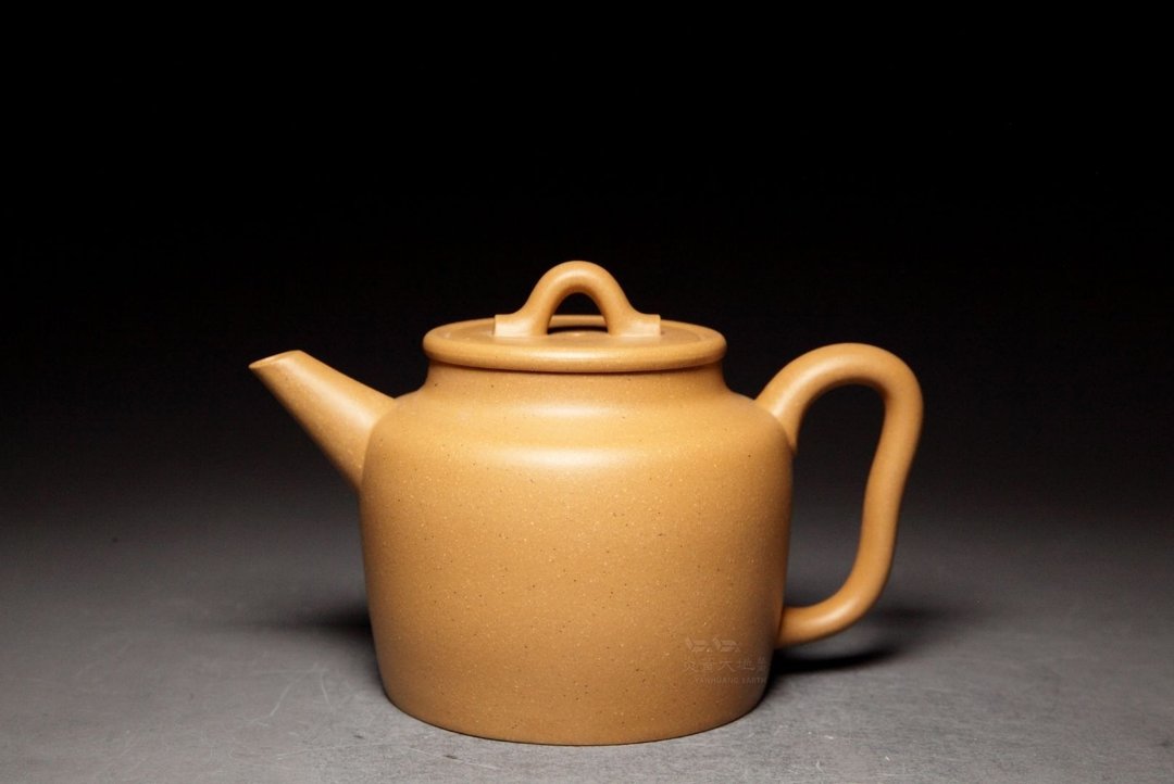 【汲直】炎黄大地艺术 龙山堂 传统手工制壶 本山绿 210cc - 茶具/茶杯 - 陶 卡其色