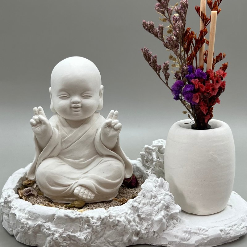 净念吉祥公仔 一笑 豪华田园套组 艺术香氛扩香 提升居家美学 - 摆饰 - 水泥 白色