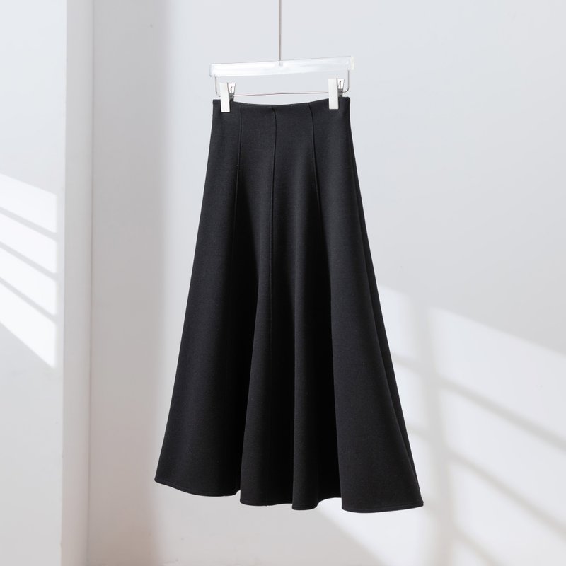 【八片拼接的绝美轮廓】自然 现代的舒适感 A字裙 伞摆裙 黑色 251115-1 - 裙子 - 其他材质 黑色