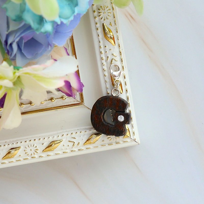 手工木制吊饰   英文字母@G 吊饰  礼物订制 - 吊饰 - 木头 咖啡色