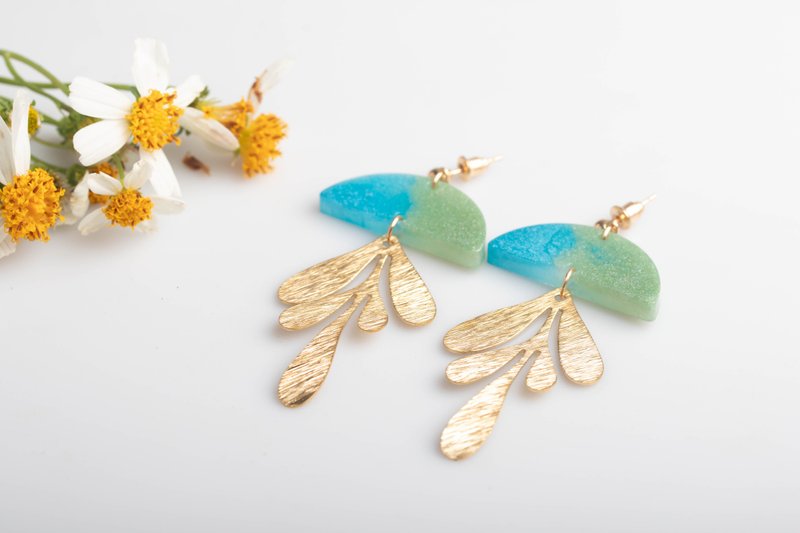 Handmade Dry Pressed Flower Resin Earrings, Real Flower Jewelry - 耳环/耳夹 - 植物．花 蓝色