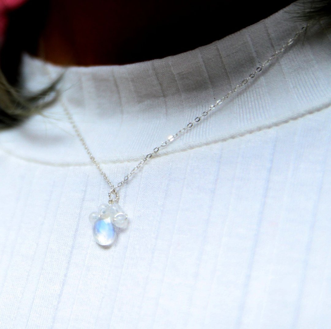 月亮石喵星人粉肉球 925 纯银 锁骨项链 Cat paw shape moonstone 925 silver necklace - 项链 - 宝石 蓝色