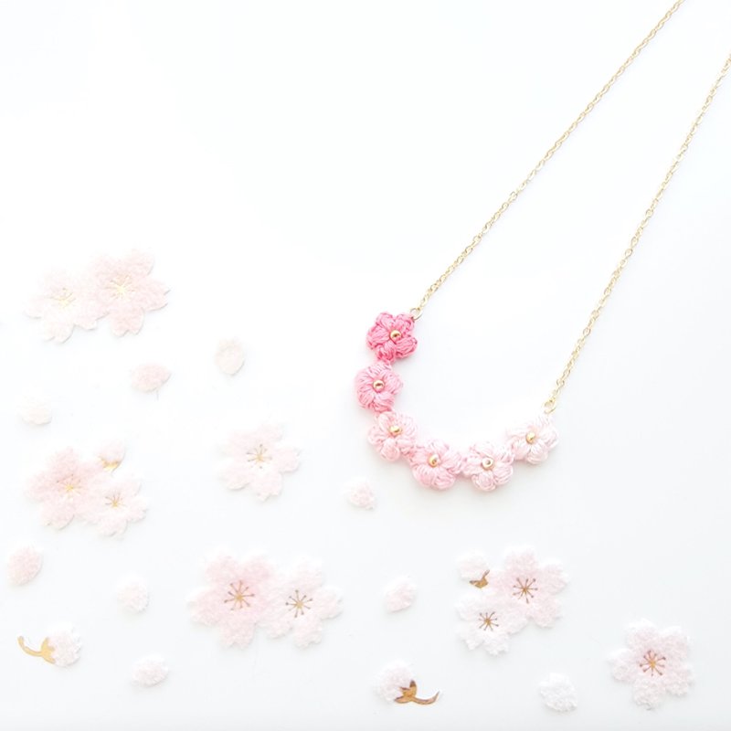 新品万岁! 微笑项链 樱花 Crochet Flower Smile Pendant Necklac - 项链 - 绣线 粉红色