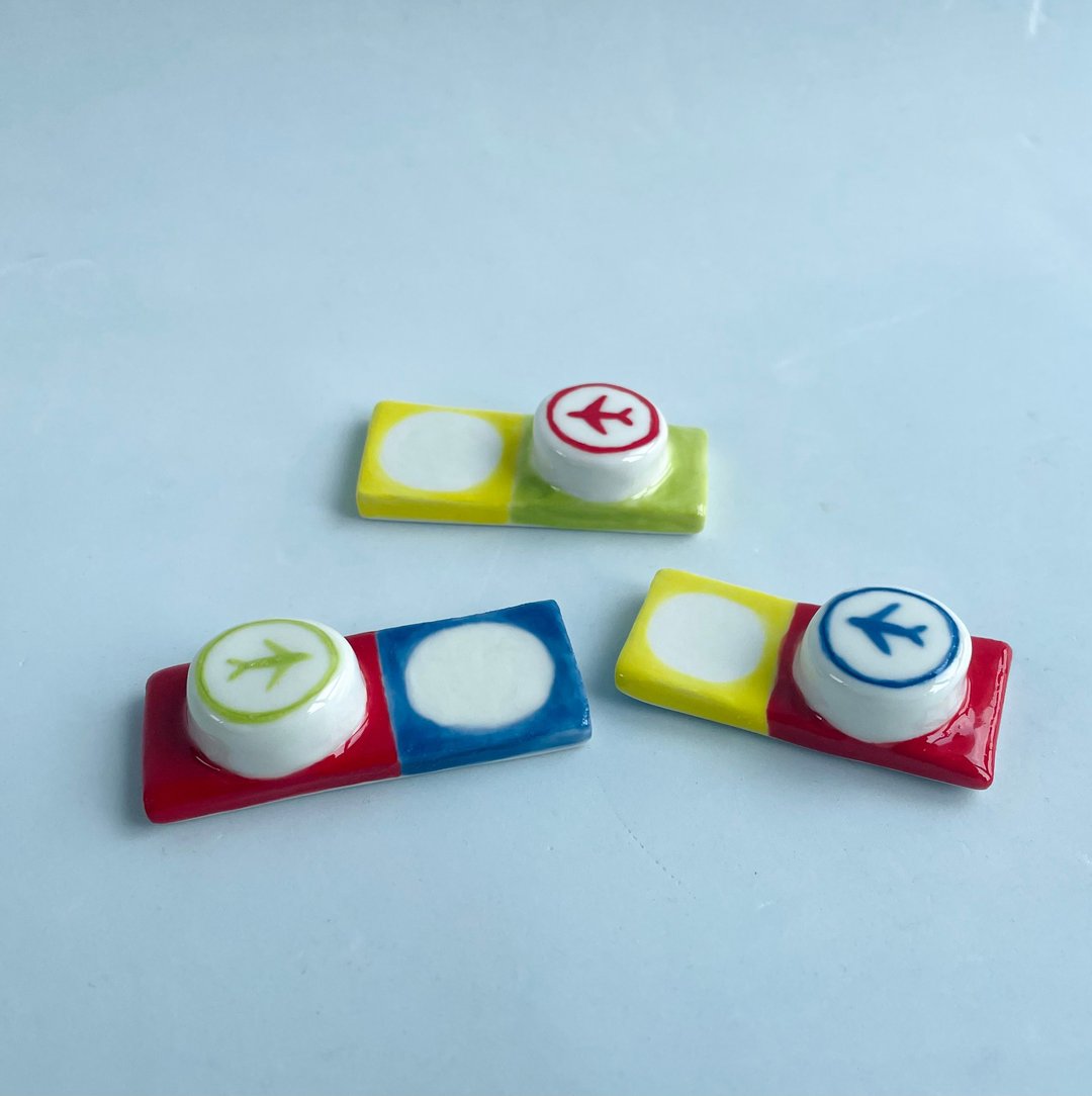 Homekong系列 | 飞行棋筷子架 (单品) - 筷子/筷架 - 瓷 多色