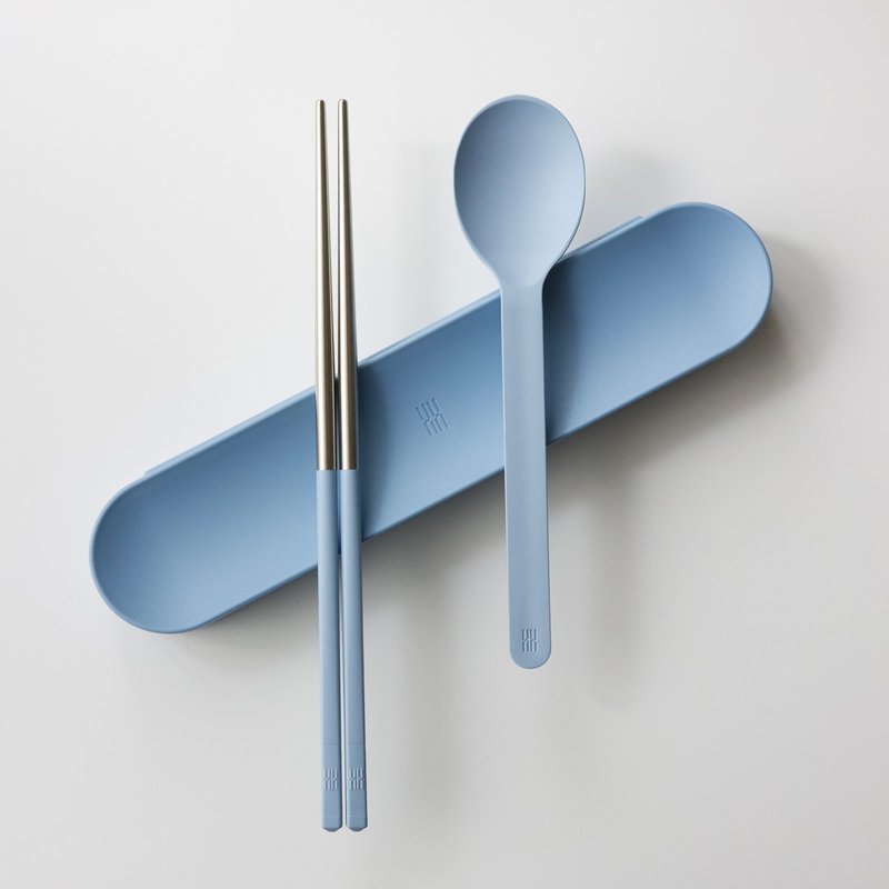 健康于筷 台湾制 TOGO餐具组 烟灰蓝(短款筷子、汤匙、外出盒) - 餐刀/叉/匙组合 - 不锈钢 蓝色