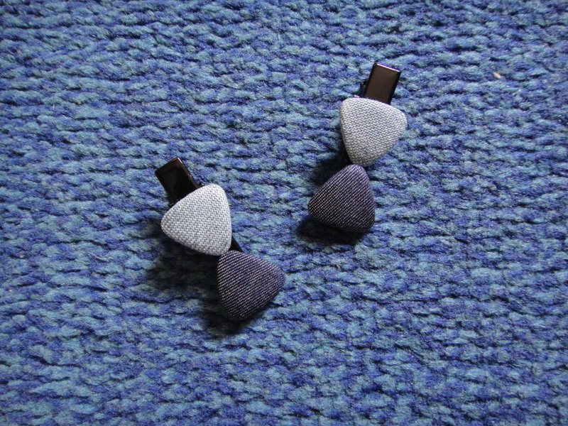 浅色牛仔裤 钮扣鸭嘴短夹 TTAMBX64Z86 - 发饰 - 棉．麻 蓝色