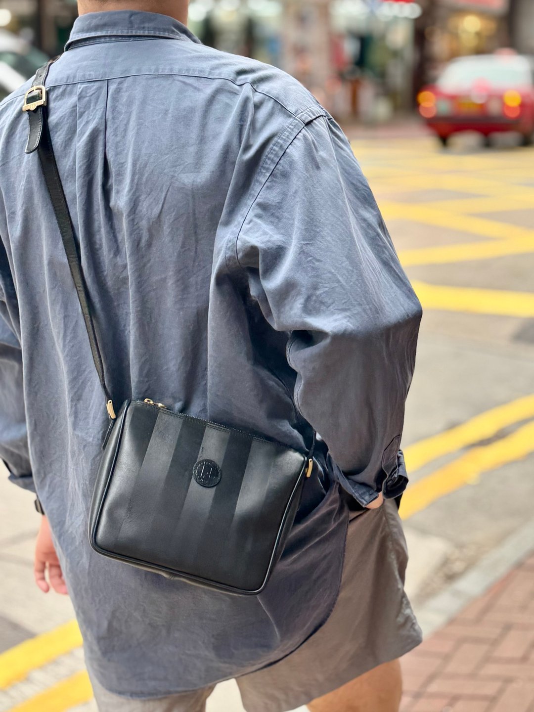 中古孤品 Fendi Pequin 斜背包 方形随身包 男女适用 - 侧背包/斜挎包 - 防水材质 黑色