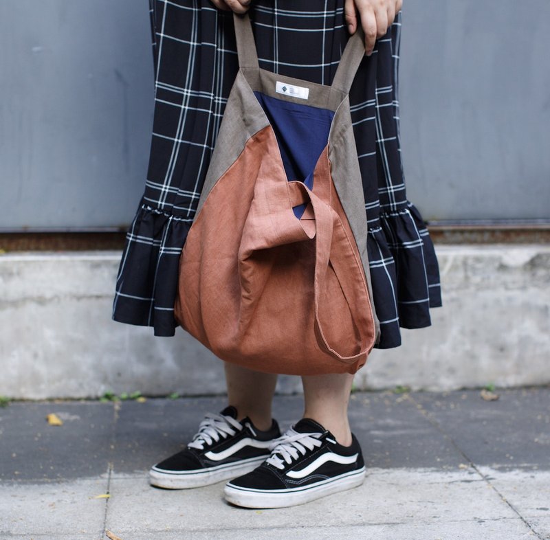 不如去作草木染森女文艺复古手提撞色亚麻环保袋布袋包包圣诞礼物 - 手提包/手提袋 - 棉．麻 粉红色