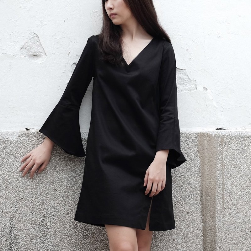 Oxford Bell Sleeve Black - 洋装/连衣裙 - 棉．麻 黑色
