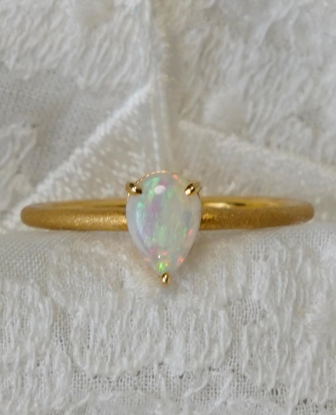 SV Teardrop opal ring
水滴形欧珀戒指 - 戒指 - 其他金属 白色