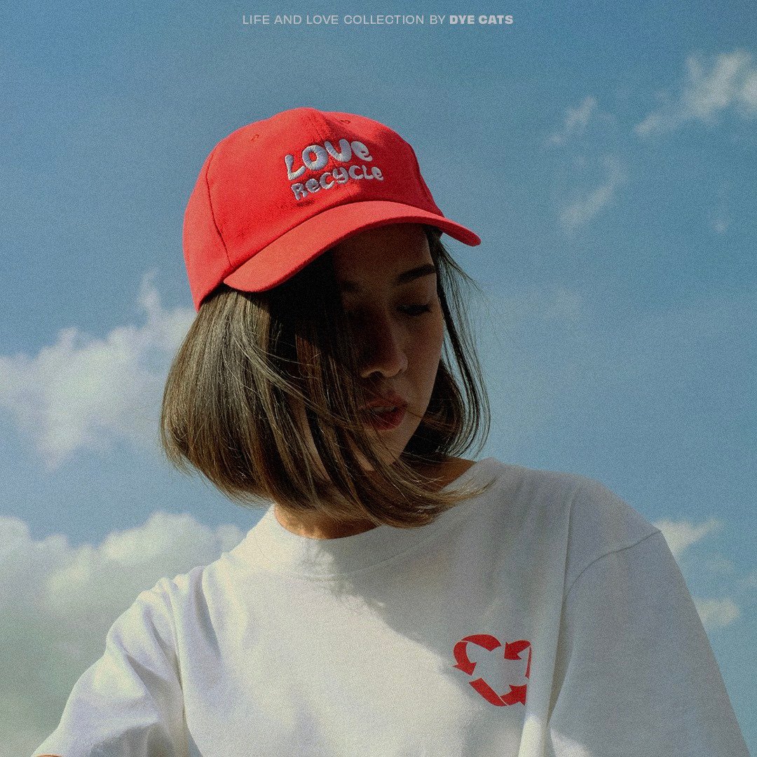 LOVE RECYCLE CAP - 帽子 - 绣线 红色