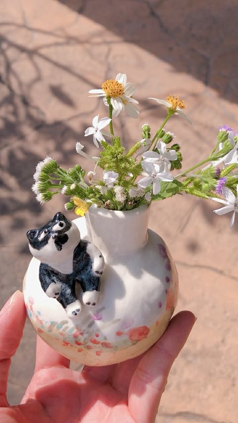 在花园里放空的小奔驰 花瓶 - 花瓶/陶器 - 瓷 白色