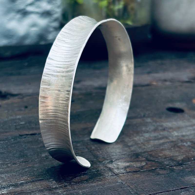 锻打宽版纯银手环DIY,下单2位享85折,手作的诗台南金工体验 - 金工/饰品 - 纯银 