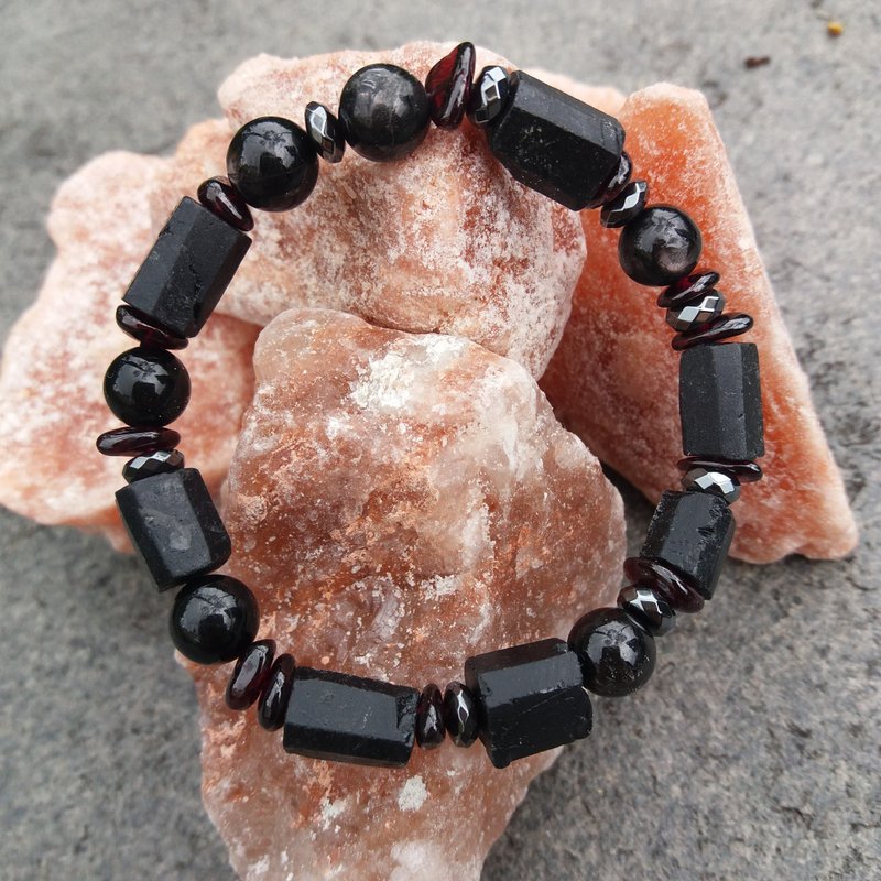 【卫】水晶手链 / 石榴石x黑碧玺x赤铁矿x紫苏辉石 - 手链/手环 - 水晶 黑色