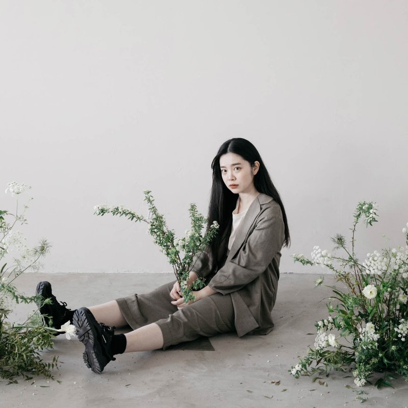 摩登复古花纹套装 - 女装西装外套/风衣 - 棉．麻 卡其色