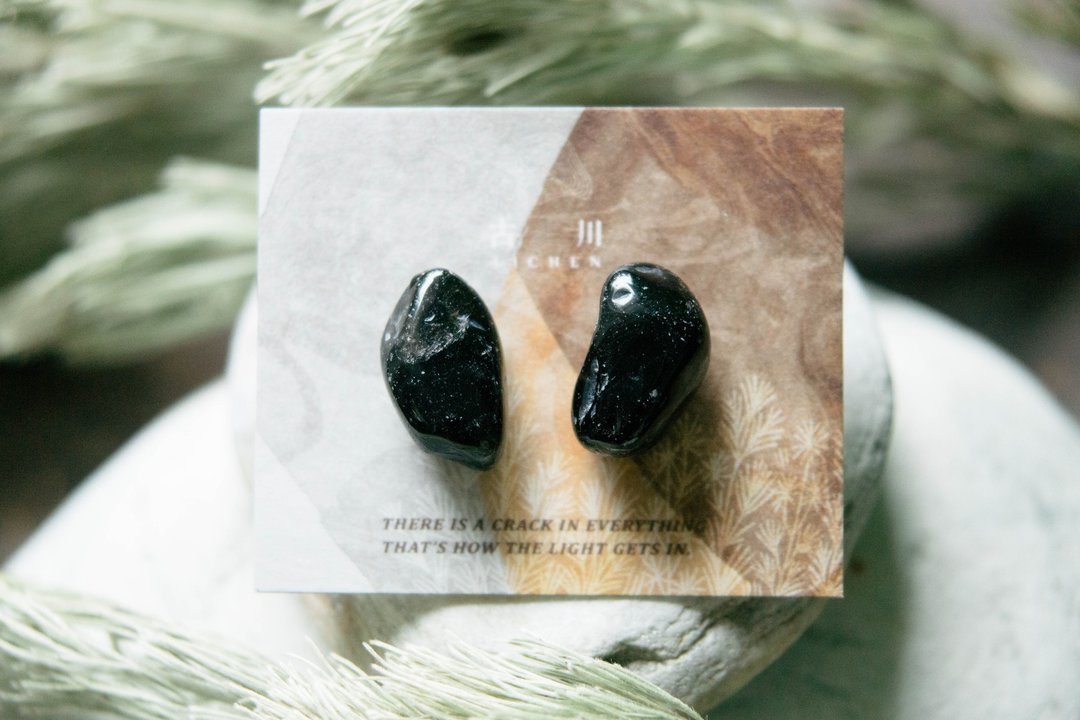 CRACK | 矿物系耳环 |  EARRINGS - 耳环/耳夹 - 玉石 黑色