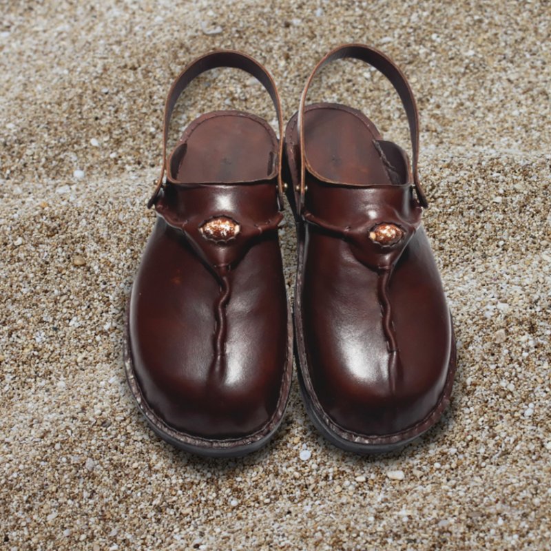 Handmade leather clogs brow color with seashell 2 in 1 (detachable strap) - 男款休闲鞋 - 真皮 咖啡色