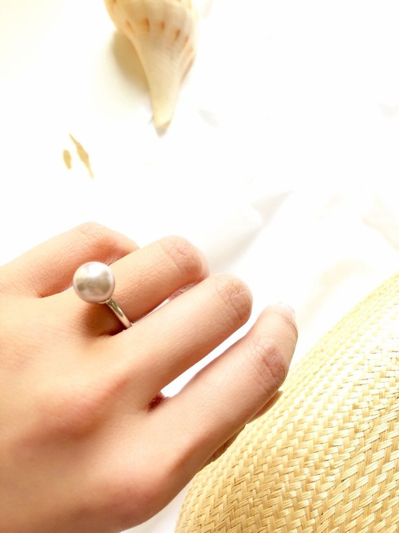 Vintage Pearl Silver Solitaire Ring - 戒指 - 银 白色