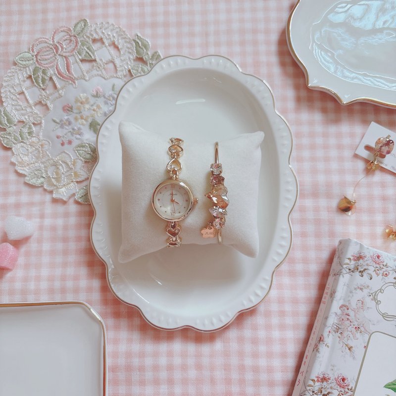 毕业礼物 复古 防水 Heart Bracelet Watch 女装 心连心手链表 - 女表 - 其他材质 金色