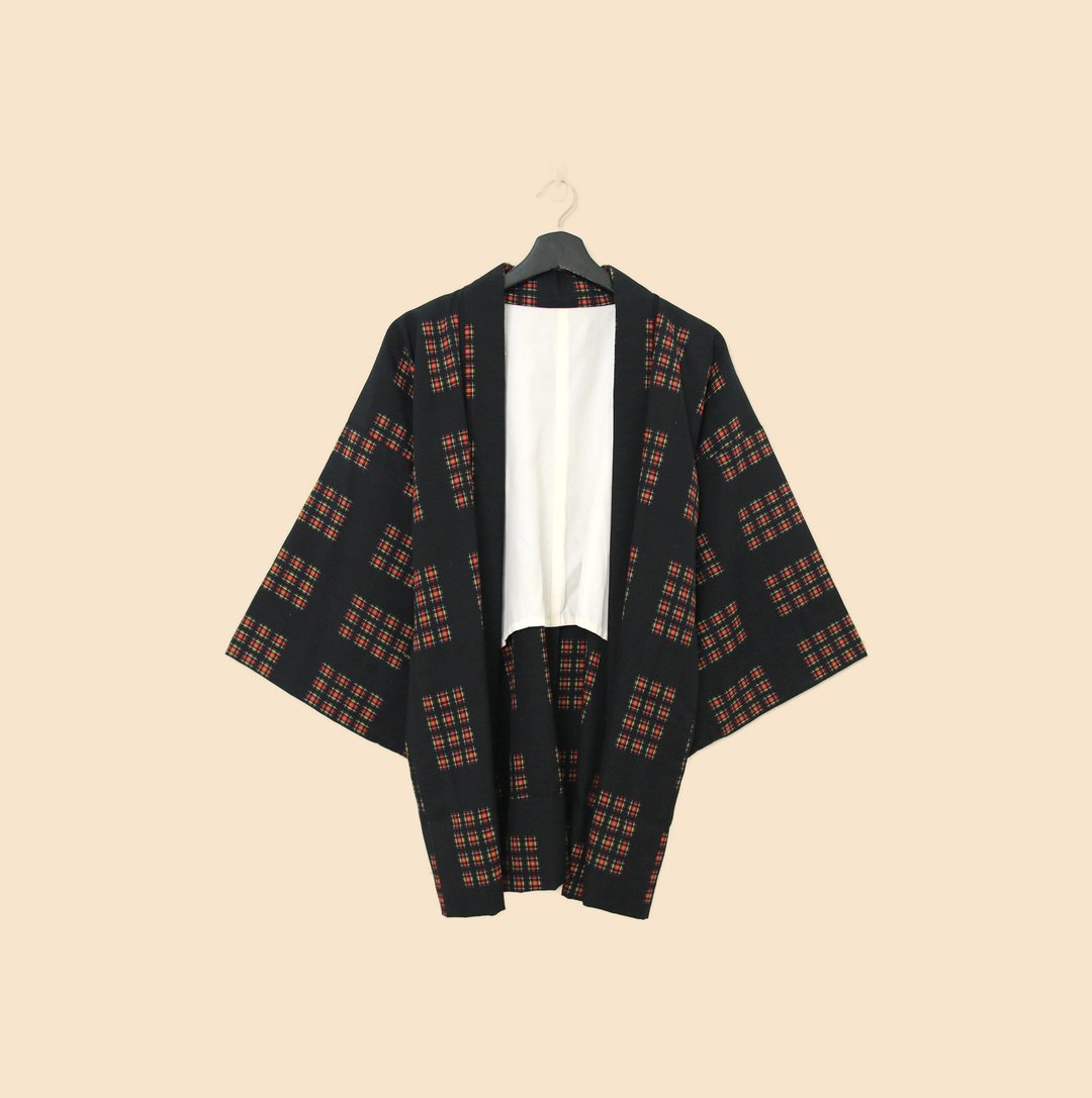 Back to Green-日本带回羽织 红绿格纹kb-54/vintage kimono - 女装休闲/机能外套 - 丝．绢 