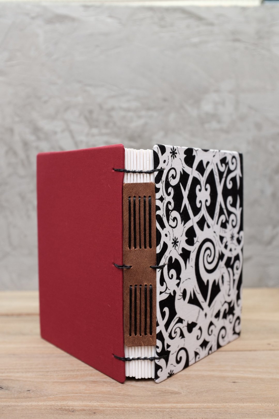 Handcrafted Hardcover Book 7.5 X 5.5 inches - Borneo fabric - 笔记本/手帐 - 纸 多色