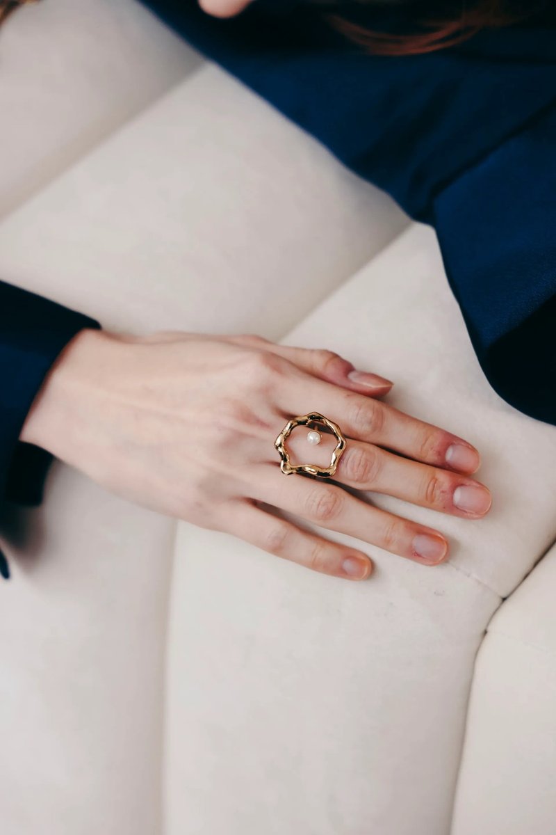 COR-DATE / 熔岩珍珠戒指 - 胸针 - 其他金属 