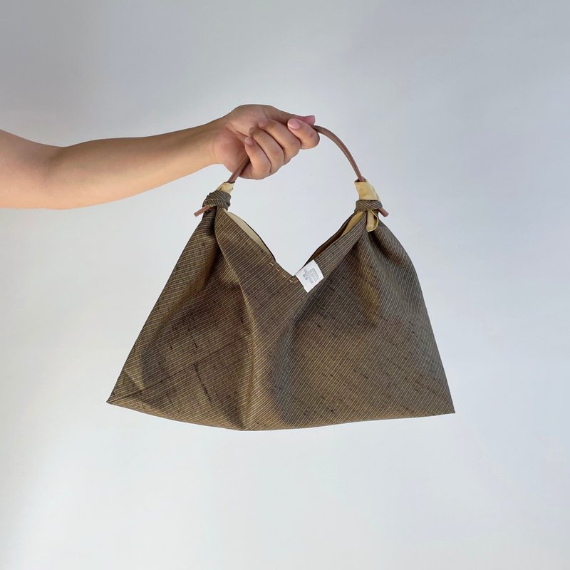 [独特] 带衬里的 Azuma 包，手提包大小，丝绸羊毛和服面料，棕色细条纹和丝绸和服面料，芥末色 - 手提包/手提袋 - 丝．绢 咖啡色