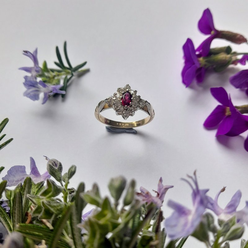 1998年 红宝石锆石聚花戒 纯银戒围镀金 英国伯明罕鉴定 - 戒指 - 纯银 红色