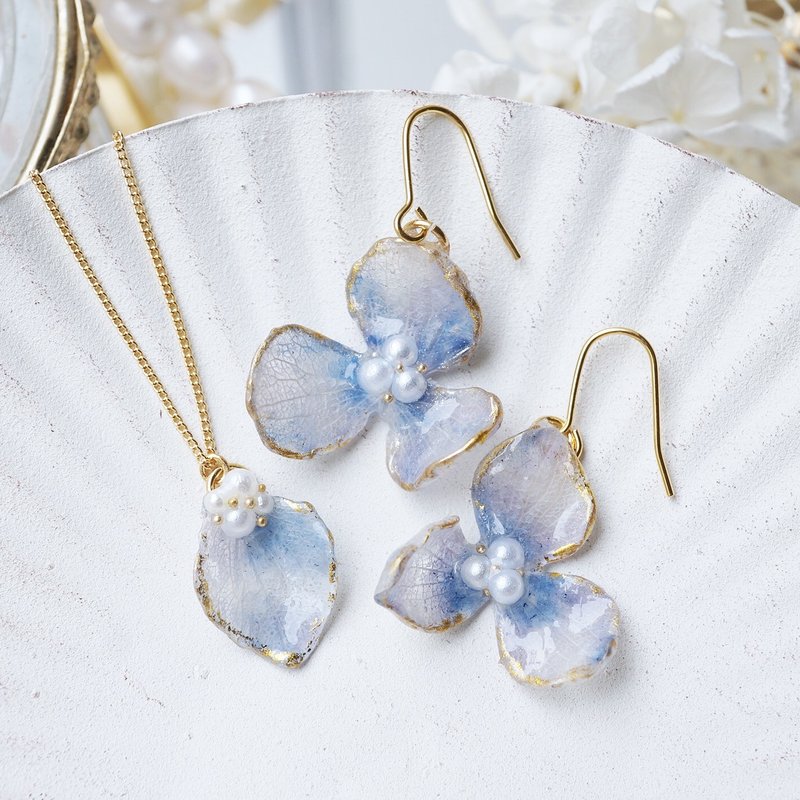 绣球花 复古 I 真花树脂耳环 + 项链 I 饰品两件组 - 耳环/耳夹 - 植物．花 蓝色