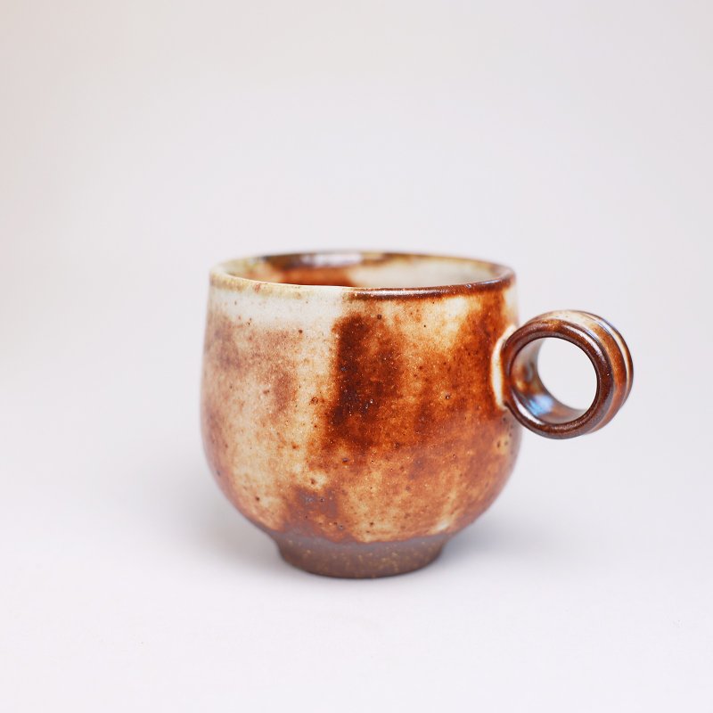 明芽窑 l 柴烧圆耳把杯 橘红 陶杯 拿铁杯 咖啡杯 陶杯 搜藏品 H7 - 咖啡杯/马克杯 - 陶 橘色