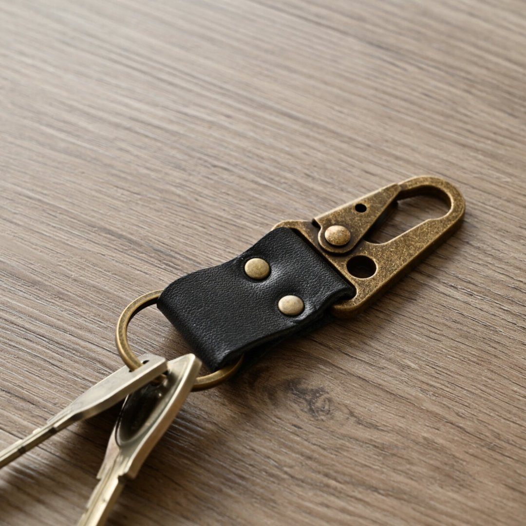 Genuine Leather Keychain [Antique Gold] Tochigi Leather S Jeans Keychain Birthday Present Gift Outdoor Leisure Men's DF04M - 钥匙链/钥匙包 - 真皮 黑色