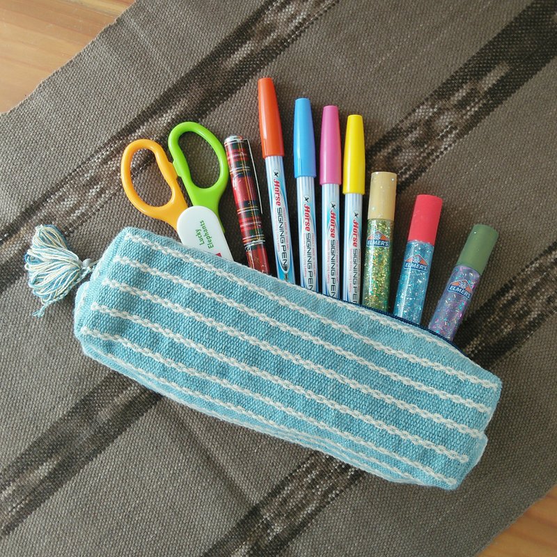 Thai plant dyeing & hand-woven mini pouch / light blue, chain pattern / pen case / cotton - 化妆包/杂物包 - 棉．麻 蓝色