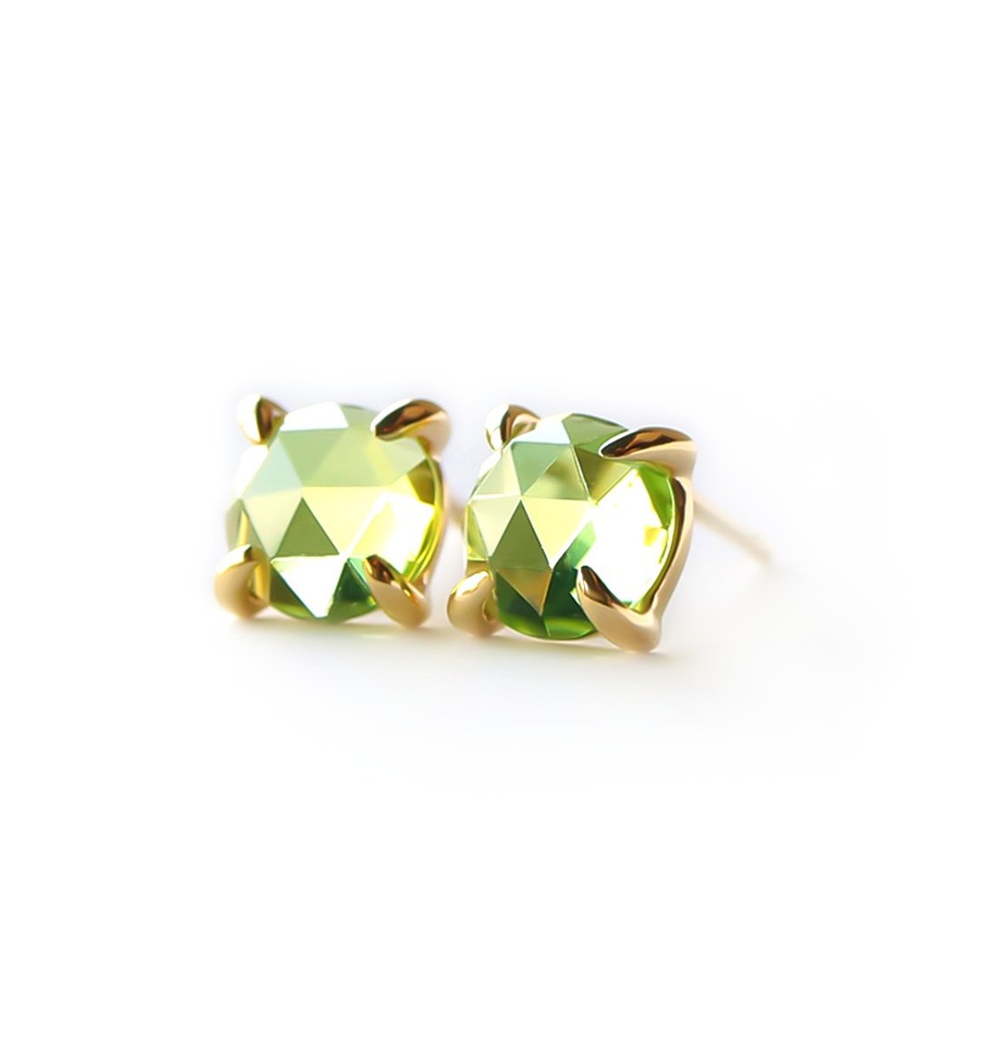 Peridot K10 Post Earrings Rose Cut ~VALOA~ August Birthstone - 耳环/耳夹 - 宝石 绿色