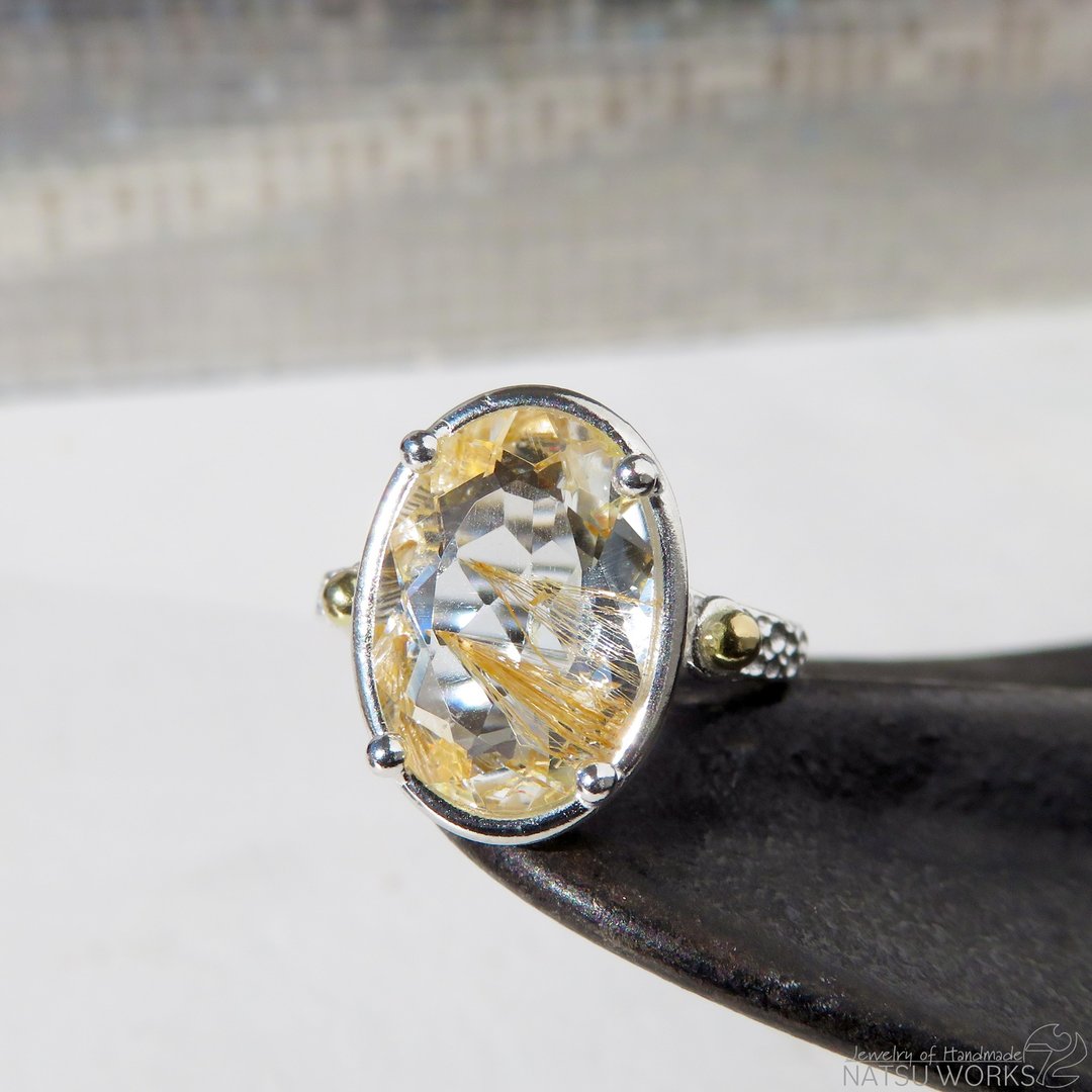锂云母 inclusions 拓帕石 戒指 / Limonite in Topaz Ring - 戒指 - 宝石 金色