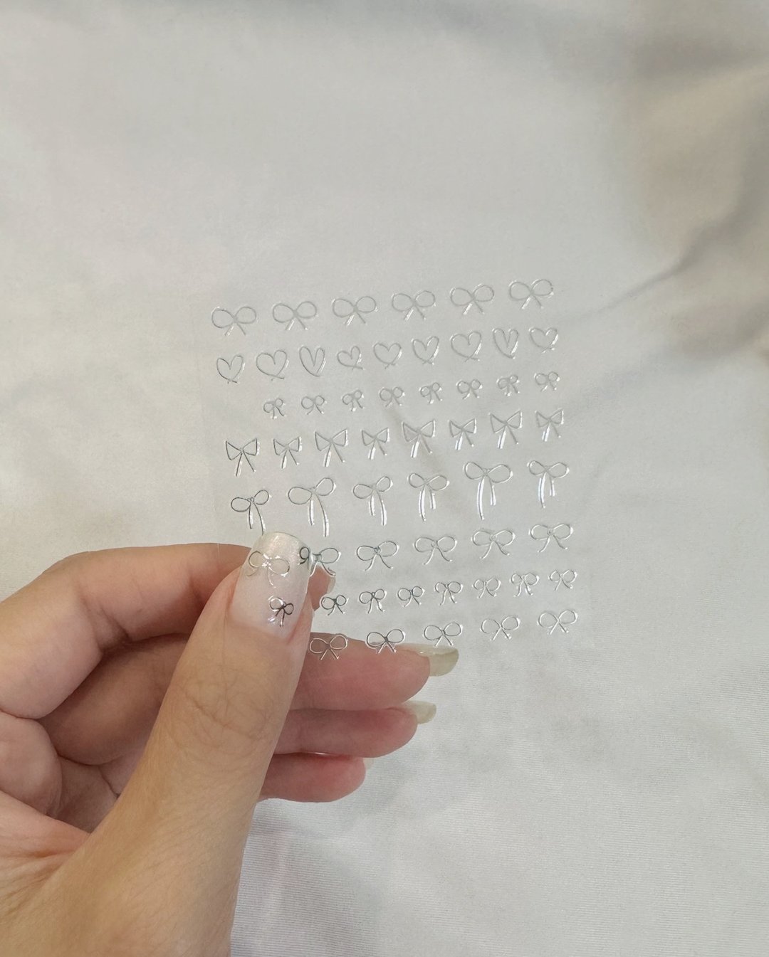 Drawing ribbon-Silver Nail Stickers 手绘蝴蝶结-银闪 造型小贴 - 指甲油/指甲贴 - 纸 银色