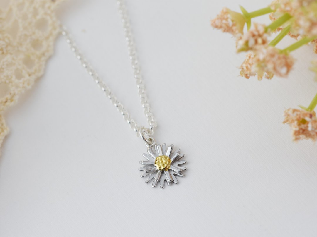 春天的小雏菊 | 纯银项链 K金 白K 女款 花朵 手工银饰 - 项链 - 纯银 银色