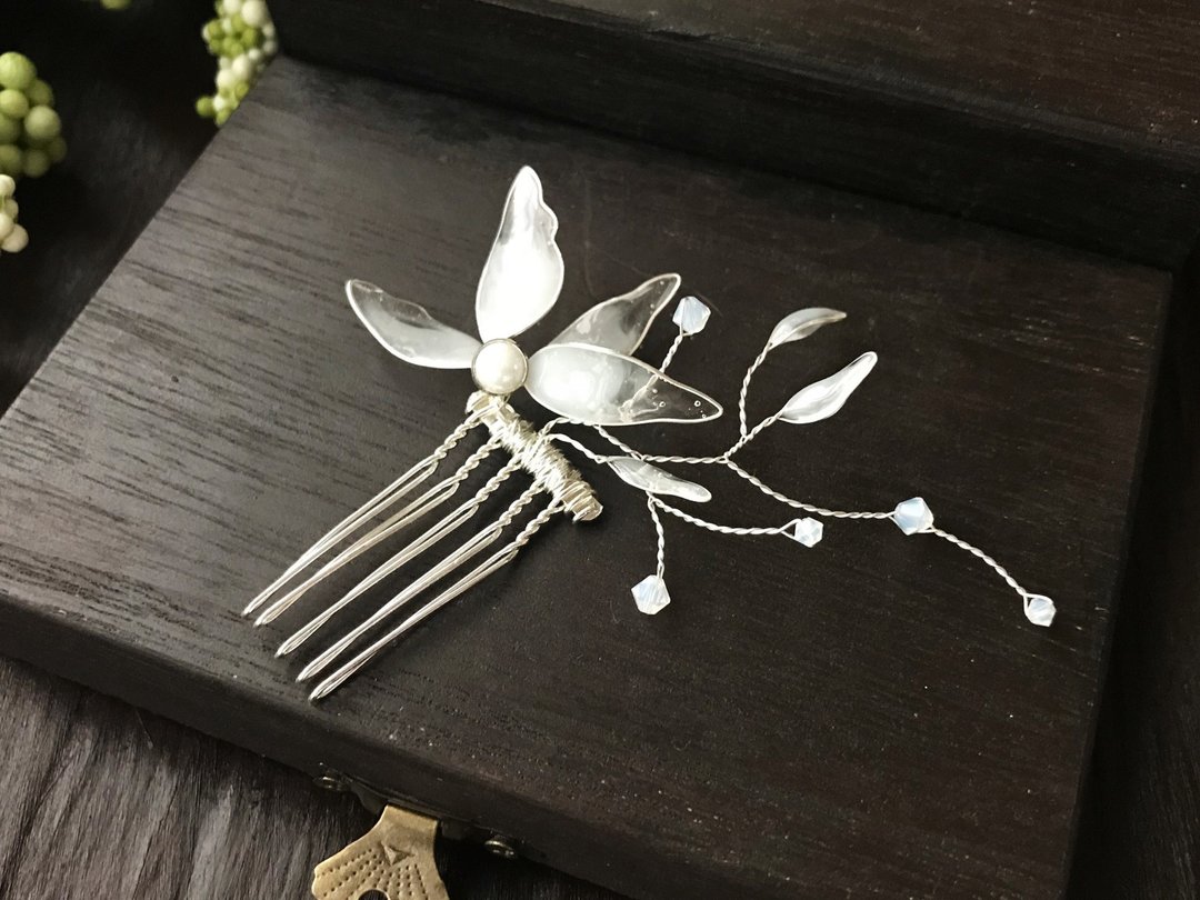 原创手工饰品 芙萝拉Flora 水晶蝴蝶发叉/银 - 发饰 - 其他材质 