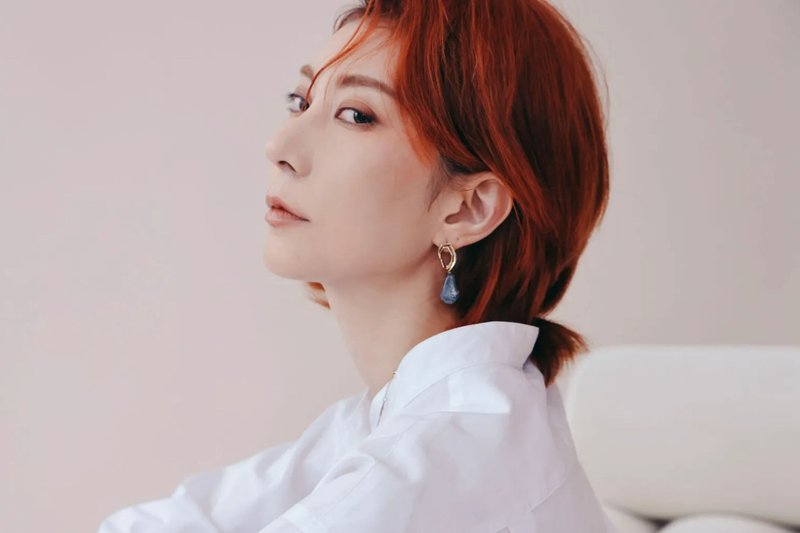 COR-DATE / 熔岩 / 水滴晕染短版耳环 - 耳环/耳夹 - 其他金属 