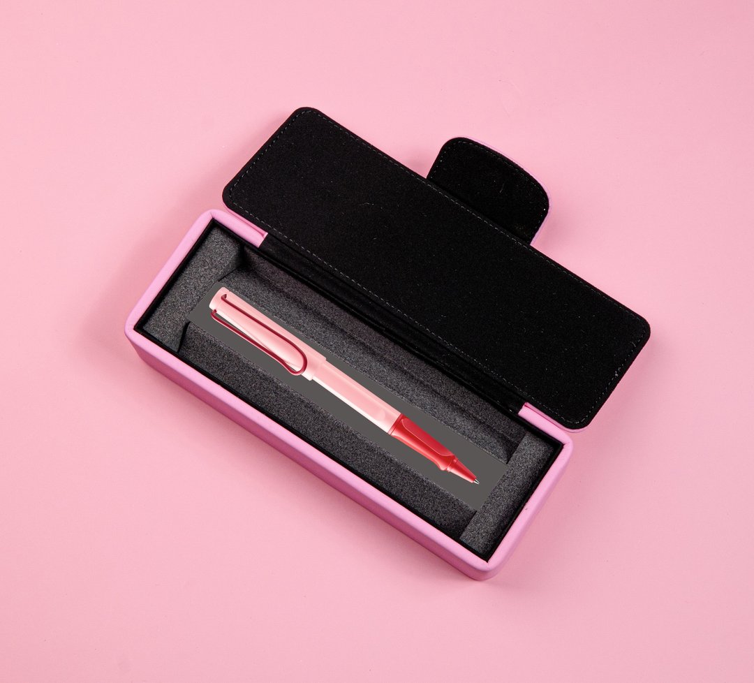 【雷雕免费刻字】LAMY 皮革笔盒 春日粉/SAFARI系列 - 夏日粉红 - 钢笔 - 塑料 粉红色