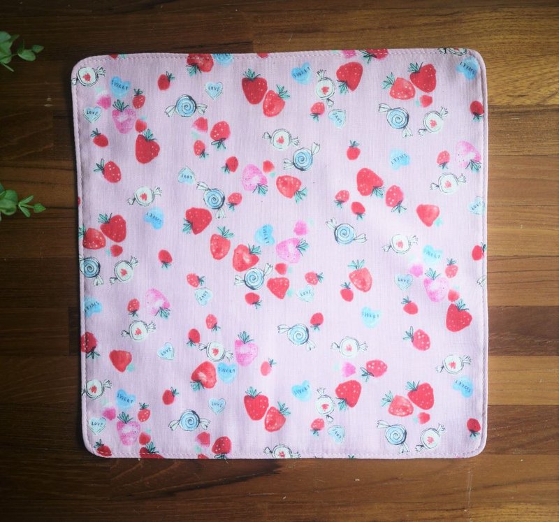 日本二重纱手帕=草莓糖果=粉红 - 手帕/方巾 - 棉．麻 粉红色