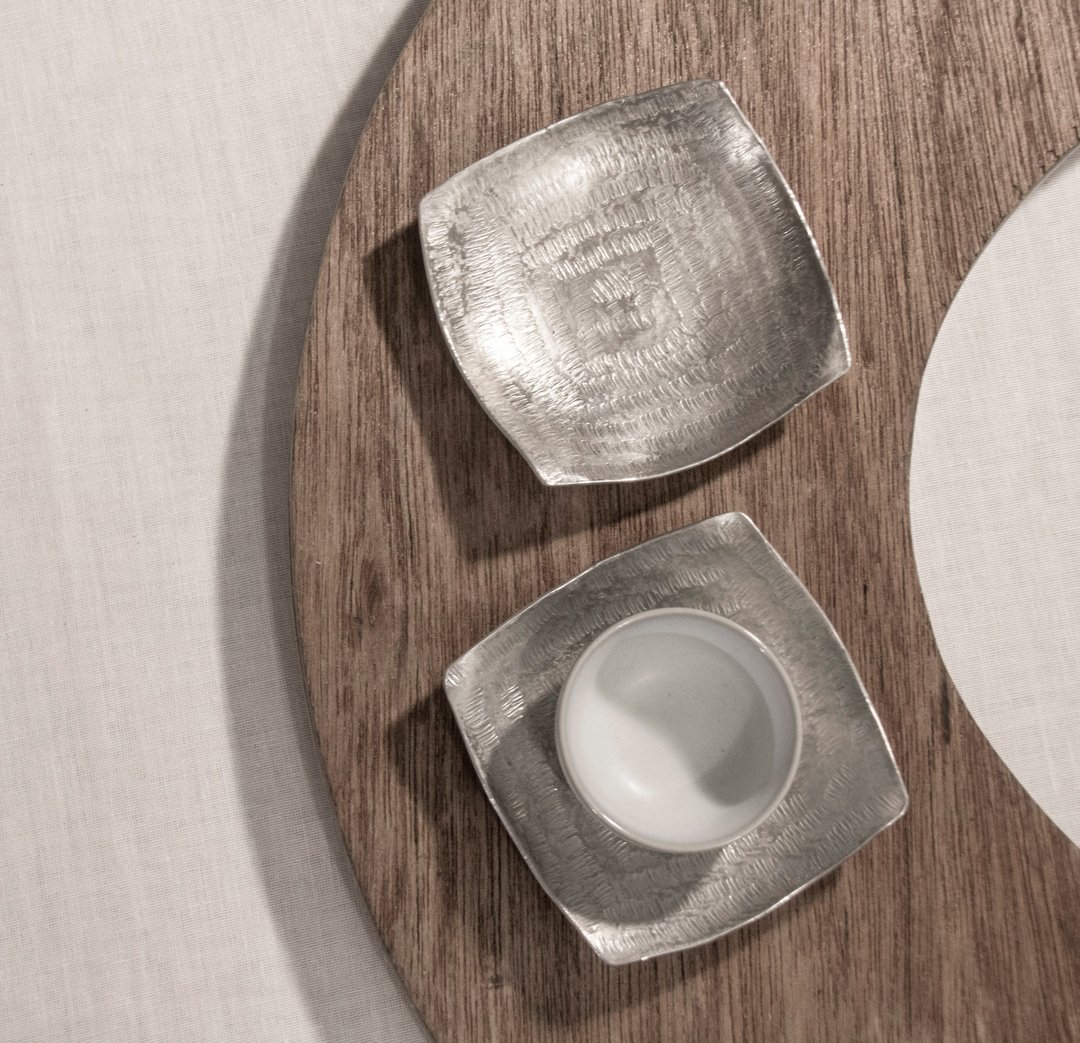 白锡手作锻敲方形茶杯托 一组2件(9.2cm) - 浅碟/小碟子 - 其他金属 银色