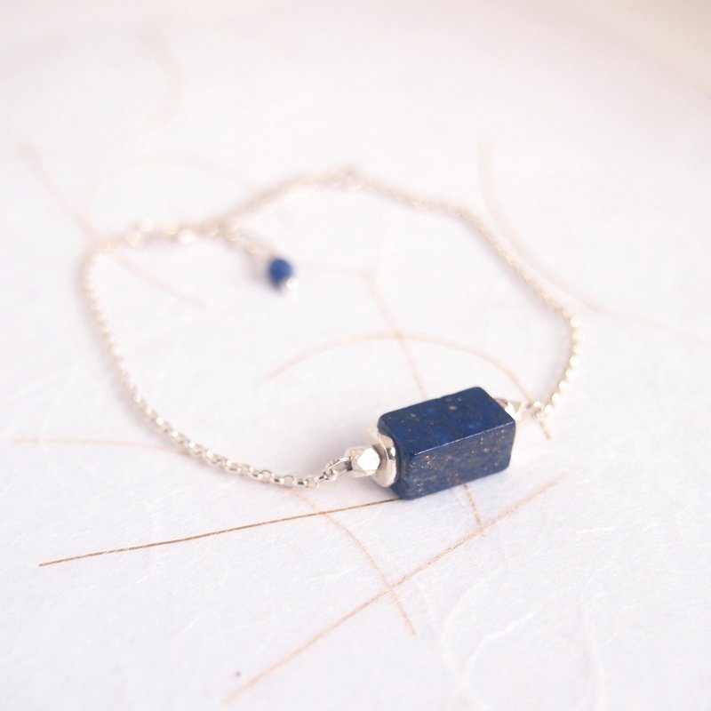 | 黯夜星光 | 迷你立方体 青金石 纯银 手链 - 手链/手环 - 宝石 蓝色