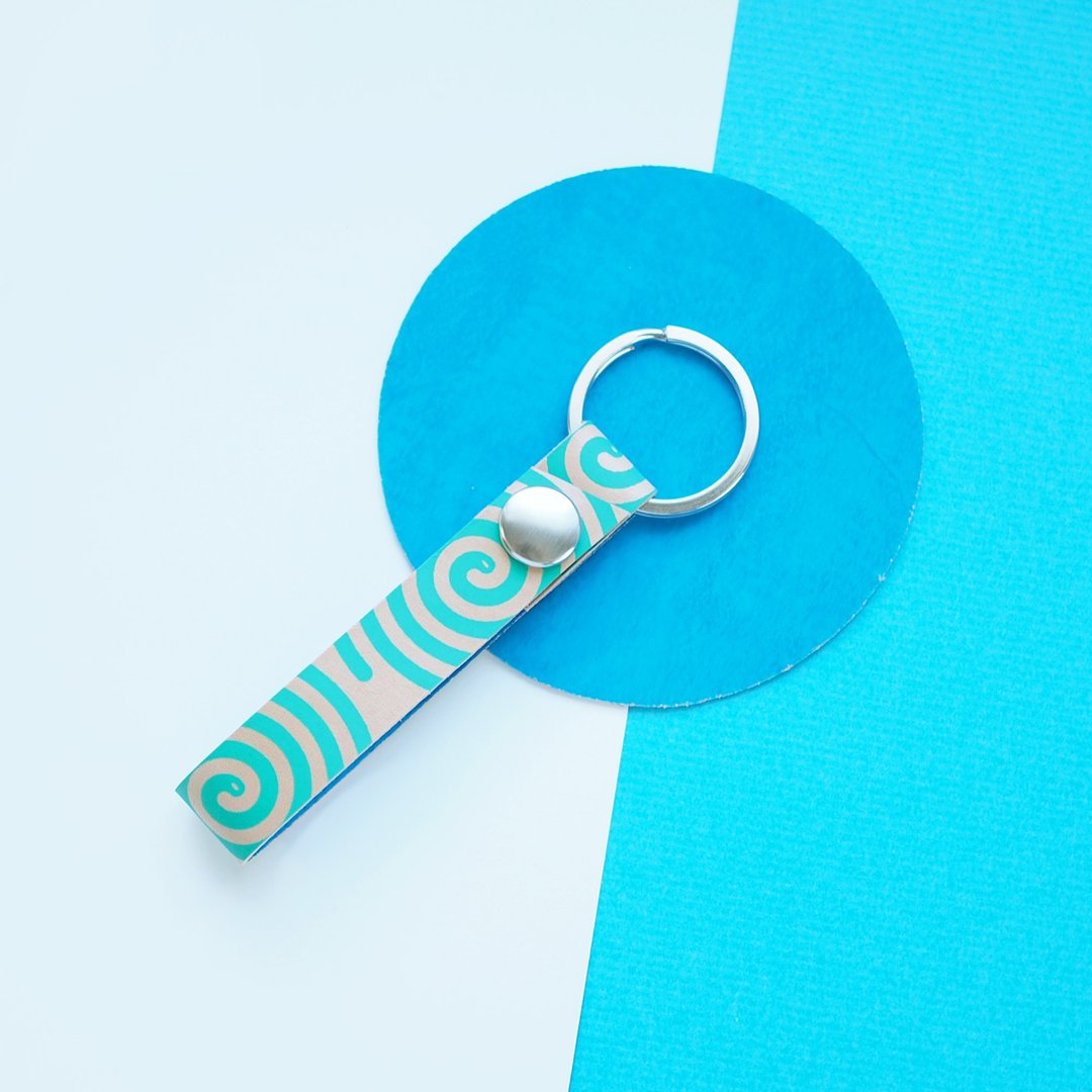 Mosquito coil pattern handle) Nume leather Key ring Key ring Blue + Natural - 钥匙链/钥匙包 - 真皮 蓝色