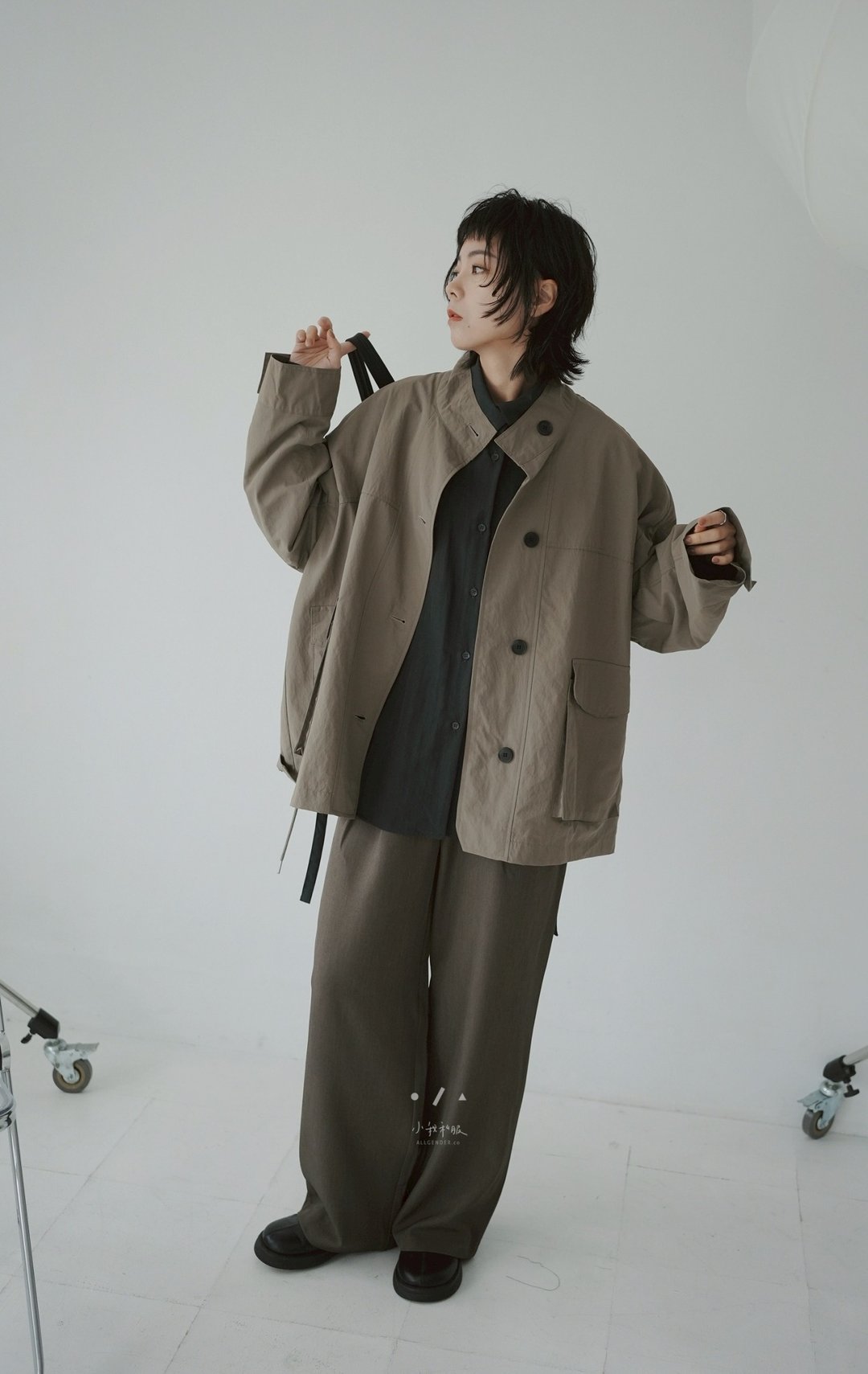 清晨咖啡香小高领防泼水夹克 - 女装休闲/机能外套 - 棉．麻 咖啡色