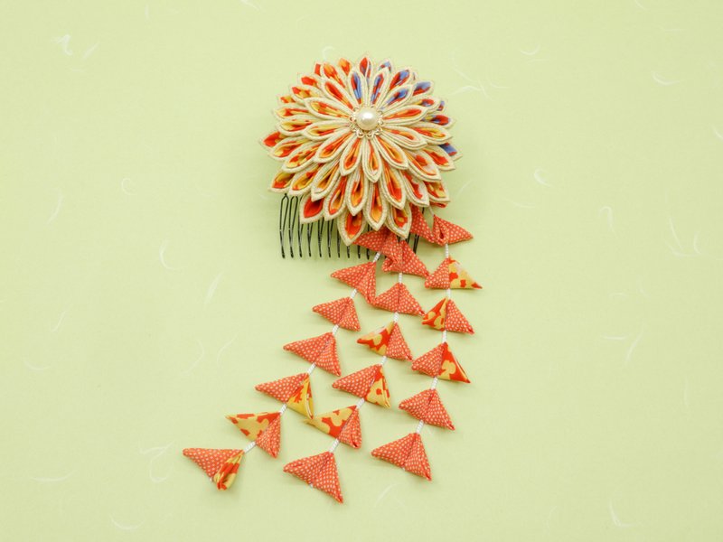 Knob work Yellow-orange pattern of sword knob hair ornament made from old cloth Perfect for seijin-shiki - 发饰 - 丝．绢 黄色