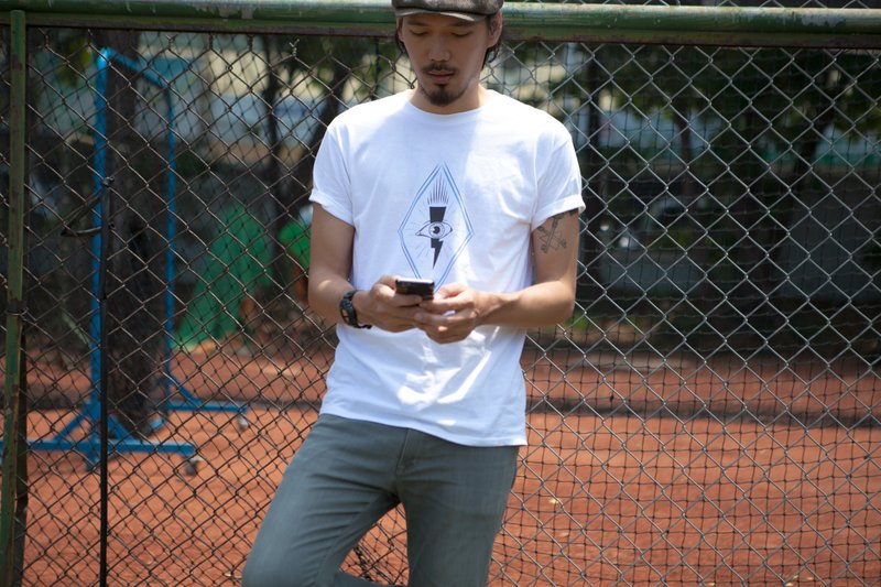 Deerhorn design / 鹿角 all seeing eye T-shirt - 男装上衣/T 恤 - 棉．麻 白色