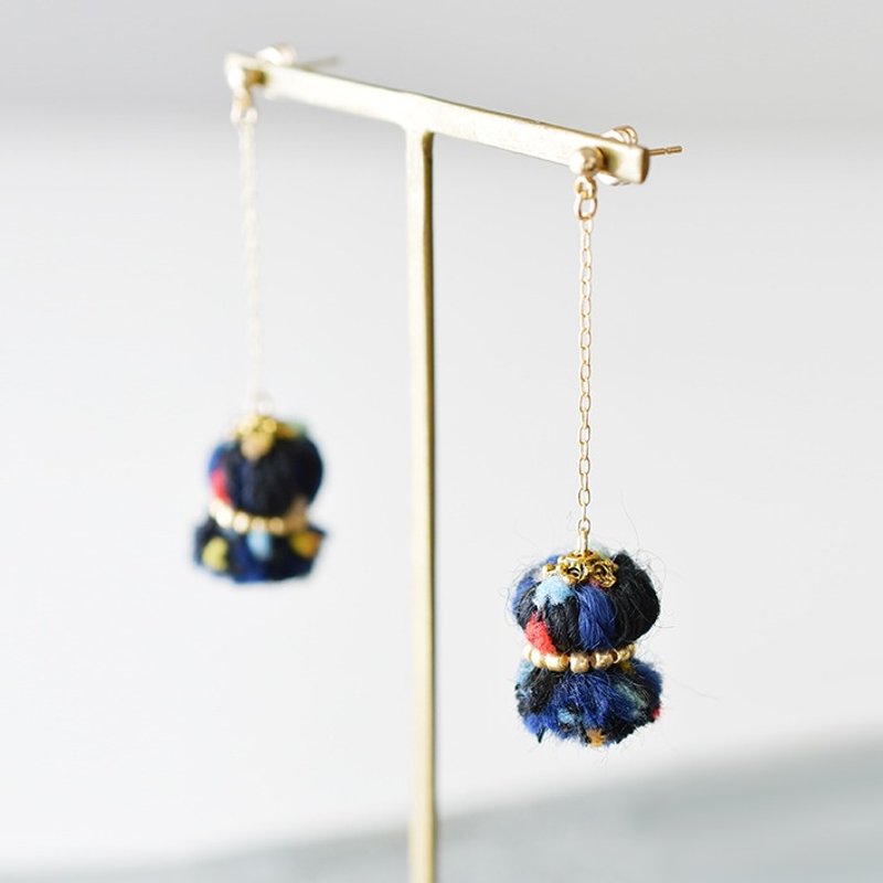 夜空流苏耳环 / Onion tassel earrings Night sky - 耳环/耳夹 - 棉．麻 蓝色