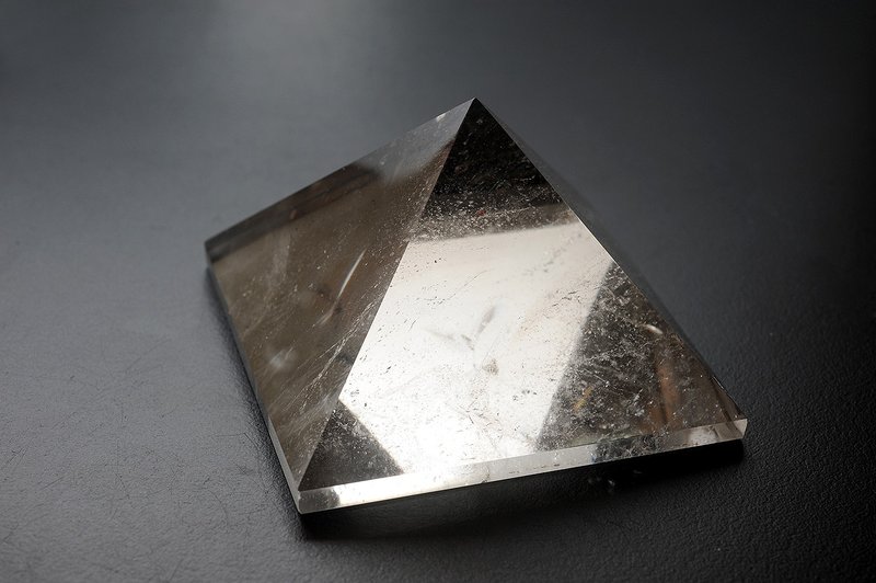 茶水晶金字塔矿石/水晶/灵修/开运/招财/破煞/防小人 - 摆饰 - 水晶 