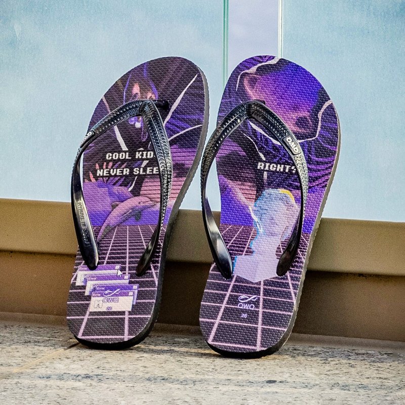 男款文创绘图夹脚拖鞋 软Q止滑耐磨人字拖鞋 LE酷孩子不睡 - 拖鞋 - 橡胶 多色